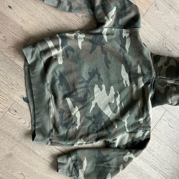 Camouflage Hoodie - Picture 4 of 4